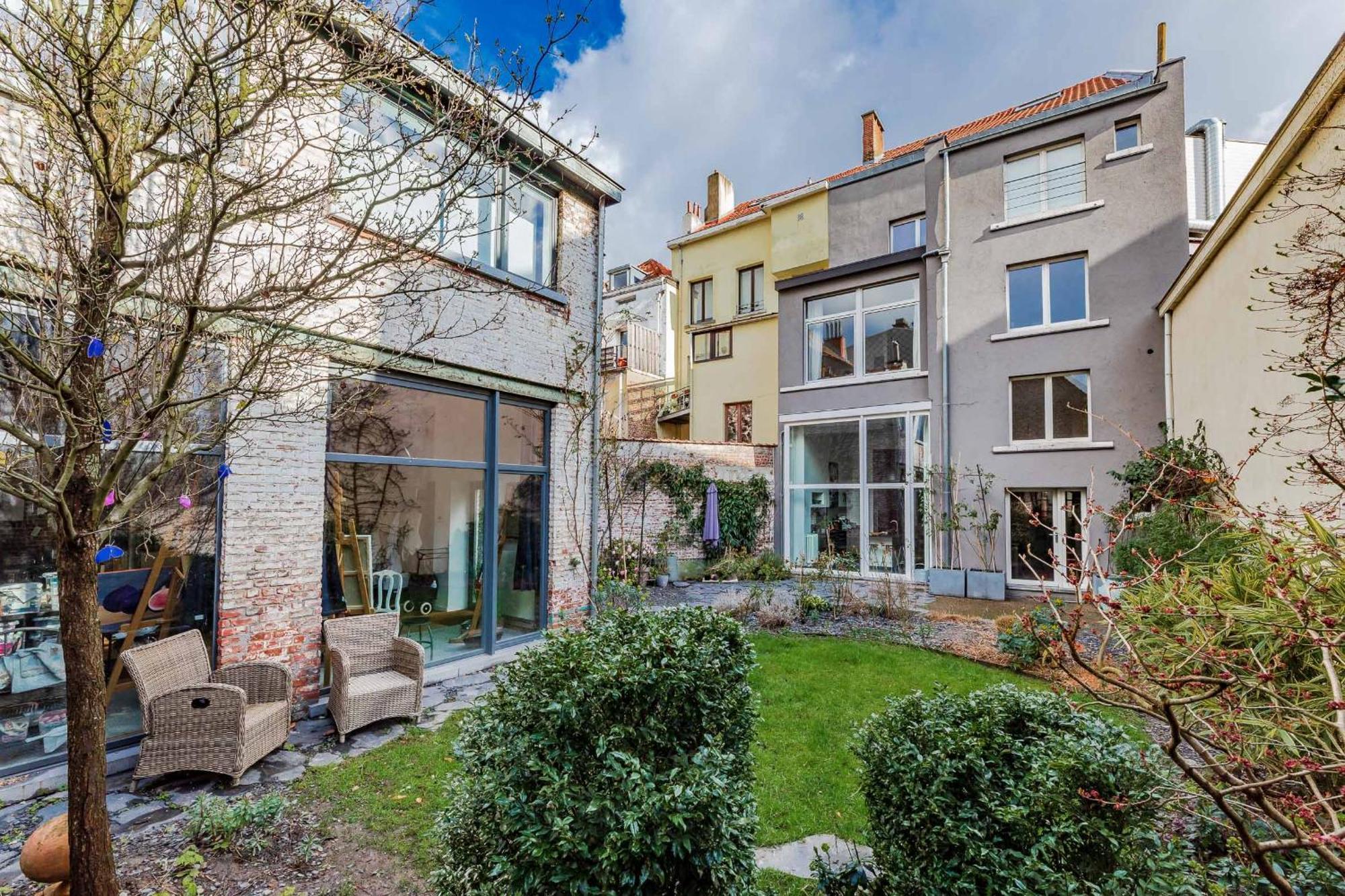 Atelier K - Art Guesthouse In Brussels Ixelles ภายนอก รูปภาพ